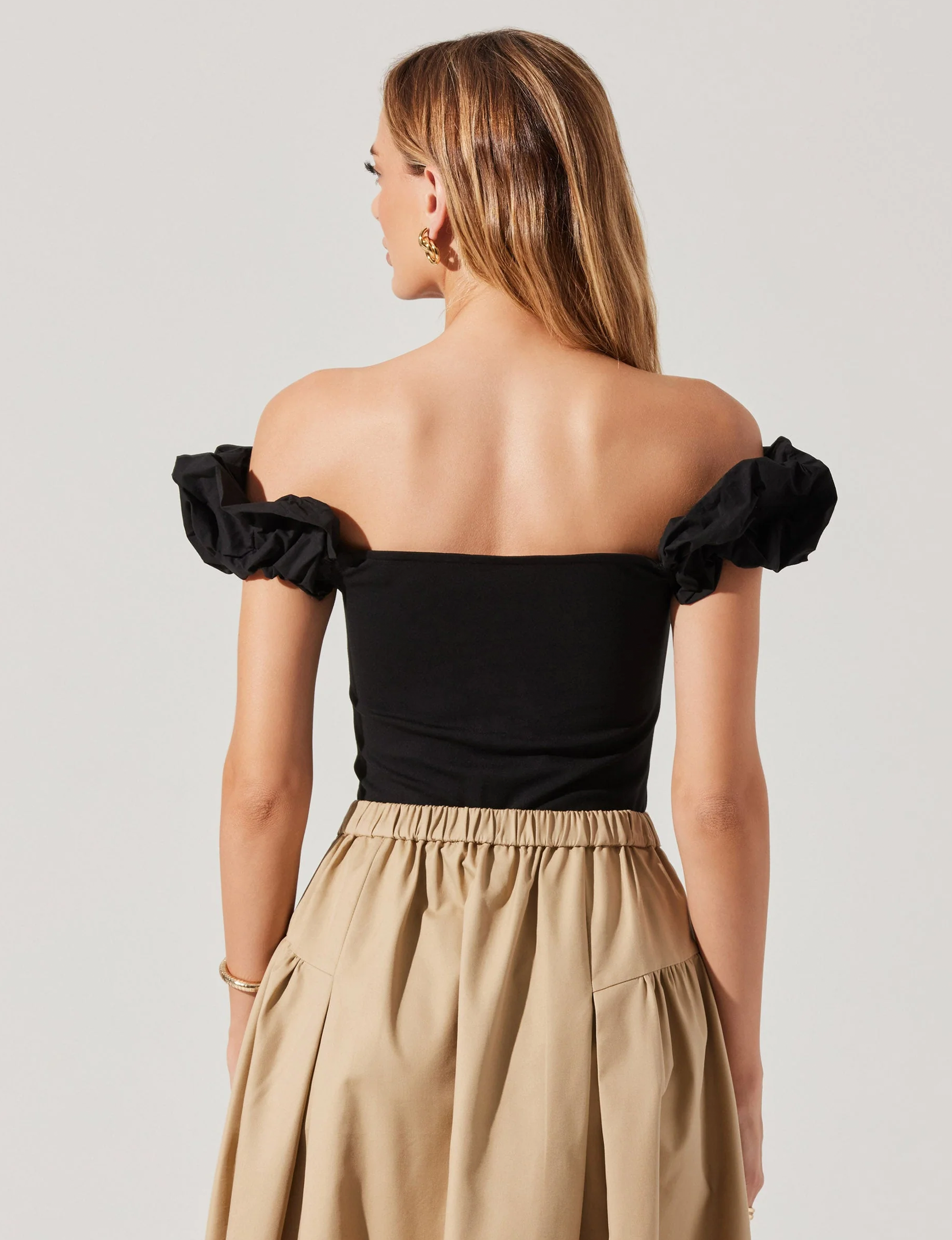 Hoda Top, Black