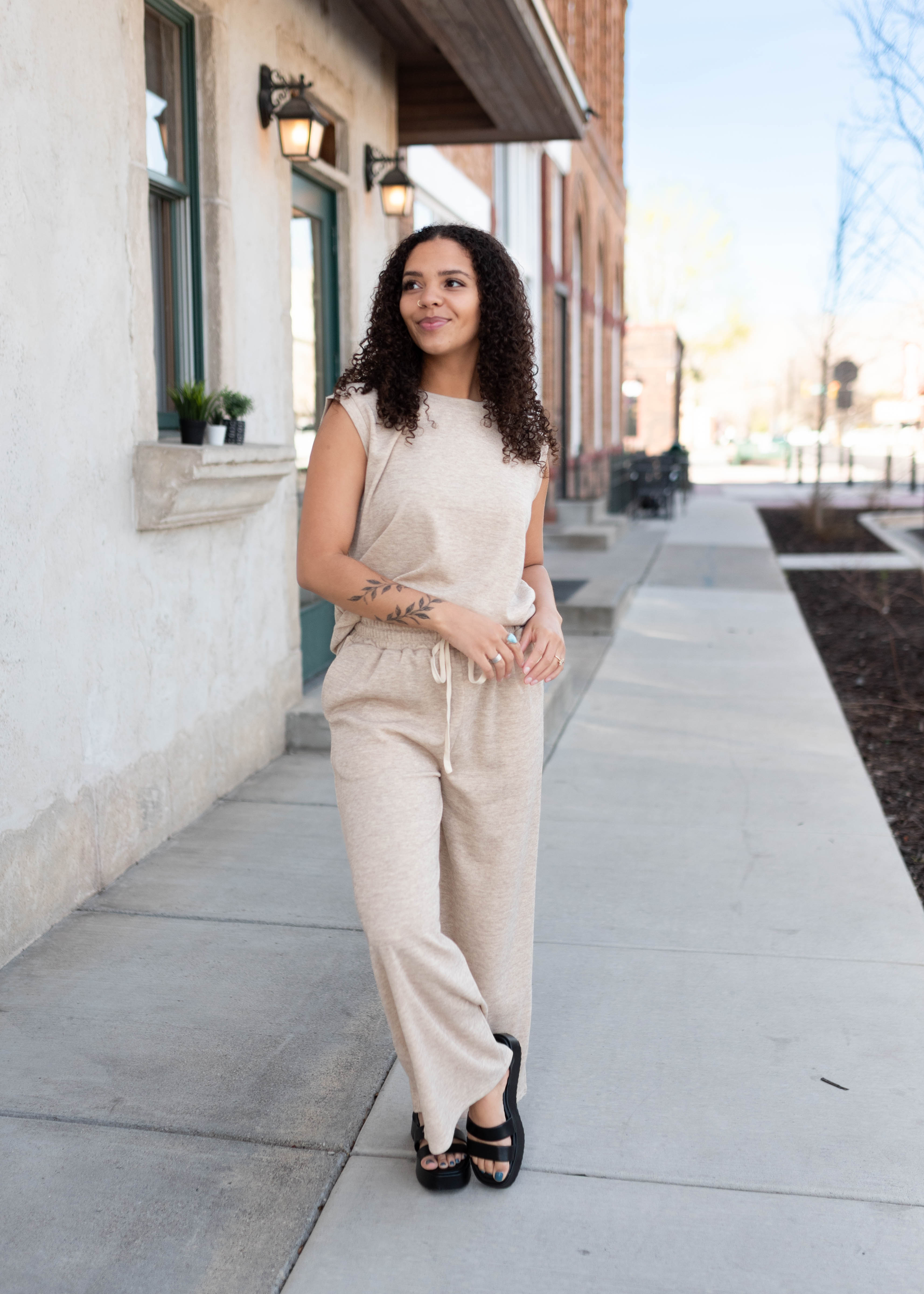 Baylee Taupe Short Sleeve Sweater